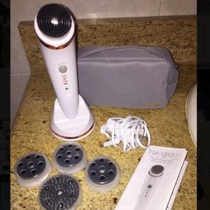 CONAIR TRUE GLOW FACIAL CLEANSER SET